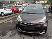 Gebraucht Toyota Verso-S Style 90 PS (66 kW) 2012 Violett Van / Kleinbus