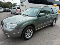 Usata Subaru Forester 158 CV (116 kW) 2006 Verde SUV