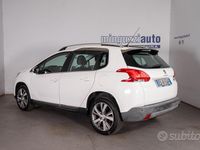 Usata Peugeot 205 92 CV (67 kW) 2014 Bianco SUV
