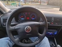Usado VW Golf IV 75 CV (55 kW) 2004 Verde Berlina
