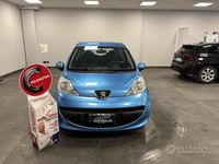 Usata Peugeot 107 68 CV (50 kW) 2005 Blu Utilitaria