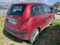 Usata Lancia Ypsilon 70 CV (51 kW) 2004 Rosso Utilitaria
