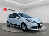 Usata Renault Scénic III 110 CV (80 kW) 2012 Bianco Monovolume