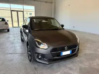 Usata Suzuki Swift 111 CV (81 kW) 2019 Grigio londra/tetto nero Utilitaria