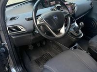 Usata Lancia Ypsilon Gold 69 CV (50 kW) 2022 Grigio Utilitaria