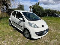 Usata Peugeot 107 54 CV (39 kW) 2006 Bianco Utilitaria