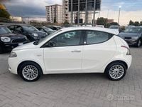 Usata Lancia Ypsilon Platinum 69 CV (50 kW) 2015 Bianco Utilitaria