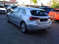 Usata Mercedes A180 116 CV (85 kW) 2021 Argento metallizzato Utilitaria
