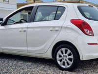 Usata Hyundai i20 Edition 75 CV (55 kW) 2012 Bianco Utilitaria