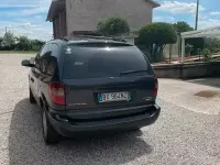 Usata Chrysler Voyager 141 CV (103 kW) 2002 Nero Monovolume