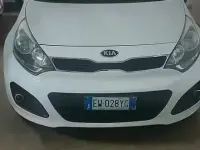 Usata Kia Rio 75 CV (55 kW) 2014 Bianco Berlina