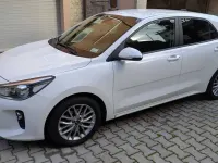 Usata Kia Rio 101 CV (74 kW) 2017 Bianco Berlina