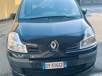 Käytetty Renault Modus 75 HP (55 kW) 2010 Musta Tila-auto