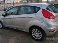 Usata Ford Fiesta Titanium 96 CV (70 kW) 2010 Grigio Utilitaria