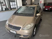 Usata Mercedes A180 109 CV (80 kW) 2005 Marrone Berlina