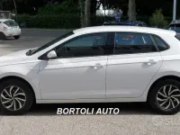 Usata VW Polo Life 95 CV (69 kW) 2023 Bianco Utilitaria