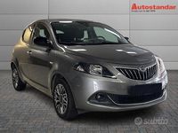 Usata Lancia Ypsilon Gold 69 CV (50 kW) 2022 Grigio scuro Utilitaria