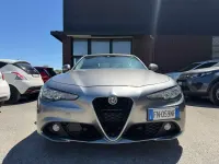Usado Alfa Romeo Giulia Super 150 CV (110 kW) 2018 Gris Berlina
