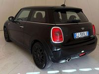 Usata Mini Cooper D 116 CV (85 kW) 2018 Nero Utilitaria