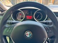 Usata Alfa Romeo Giulietta 105 CV (77 kW) 2014 Bianco Utilitaria