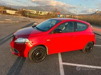Usata Lancia Ypsilon Gold 69 CV (50 kW) 2015 Rosso Utilitaria