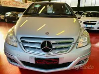 Usata Mercedes B180 Premium 109 CV (80 kW) 2010 Grigio Monovolume