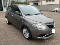 Usata Lancia Ypsilon Gold 69 CV (50 kW) 2017 Grigio Utilitaria