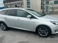 Usata Ford Focus 120 CV (88 kW) 2014 Grigio Station wagon