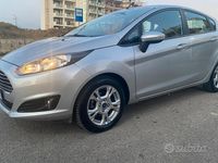 Usata Ford Fiesta 95 CV (69 kW) 2014 Grigio Utilitaria