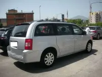 Usata Chrysler Grand Voyager Limited 163 CV (119 kW) 2009 Argento Monovolume