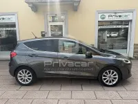 Usata Ford Fiesta Titanium 86 CV (63 kW) 2020 Grigio Utilitaria
