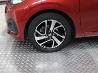 Usata Peugeot 108 Active 72 CV (52 kW) 2021 Rosso Utilitaria
