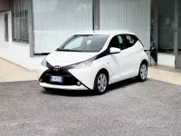 Usata Toyota Aygo 69 CV (50 kW) 2016 Bianco Utilitaria