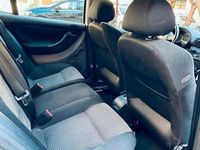 Usata Seat Leon 105 CV (77 kW) 2002 Grigio Berlina