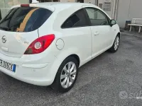 Usata Opel Corsa 75 CV (55 kW) 2012 Bianco Utilitaria