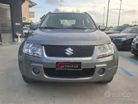 Second-hand Suzuki Grand Vitara 106 CP (77 kW) 2005 Gri SUV