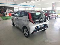 Usata Toyota Aygo Connect Style 72 CV (52 kW) 2020 Grigio Utilitaria