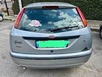 Usata Ford Focus Zetec 101 CV (74 kW) 2004 Grigio Berlina