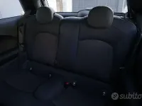Usata Mini ONE 102 CV (75 kW) 2018 Nero Utilitaria
