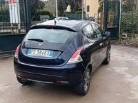 Usata Lancia Ypsilon Gold 95 CV (69 kW) 2016 Blu/azzurro Utilitaria