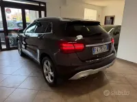 Usata Mercedes GLA180 109 CV (80 kW) 2018 Marrone SUV