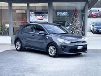 Usata Kia Rio 101 CV (74 kW) 2022 Grigio Berlina