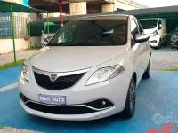 Usata Lancia Ypsilon 69 CV (50 kW) 2017 Grigio Utilitaria