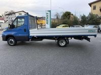 Usata Iveco 35.12 116 CV (85 kW) 2021 Blu/azzurro Furgone