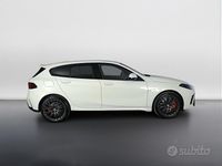 Usata BMW 120 M Sport 163 CV (119 kW) 2025 Alpinweiss iii pastello Utilitaria