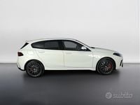 Usata BMW 120 M Sport 170 CV (125 kW) 2025 Alpinweiss iii pastello Utilitaria