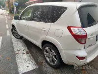 Usata Toyota RAV4 136 CV (100 kW) 2010 Bianco SUV