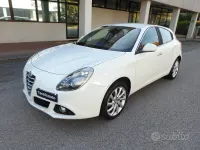 Usata Alfa Romeo Giulietta Distinctive 120 CV (88 kW) 2015 Bianco Utilitaria