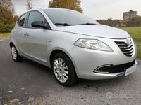 Usata Lancia Ypsilon 95 CV (69 kW) 2012 Argento Utilitaria