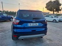 Usado Ford Kuga Vignale 120 CV (88 kW) 2017 Azul SUV